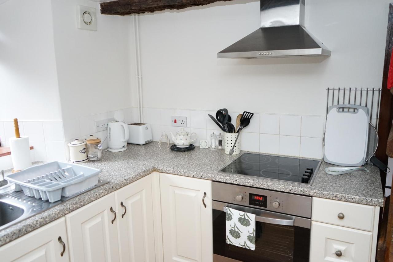 Character 2 Double Bedroom Cottage In シェフツベリー エクステリア 写真